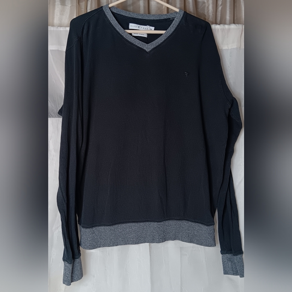 Five Four Men's Black w/Gray Trim V-Neck Pullover Size M